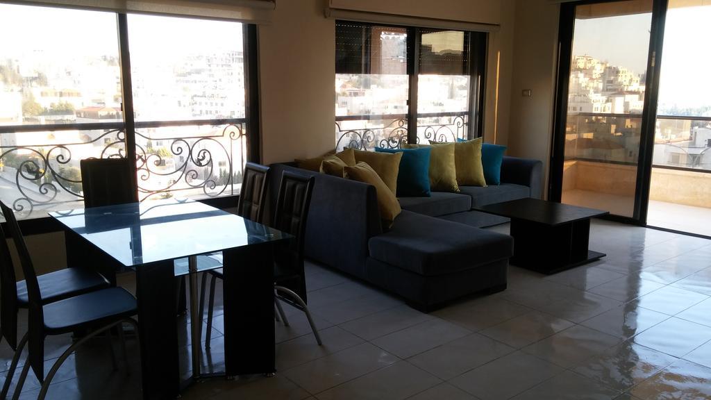 Cozy Dair Ghbar apartment Amman Dış mekan fotoğraf